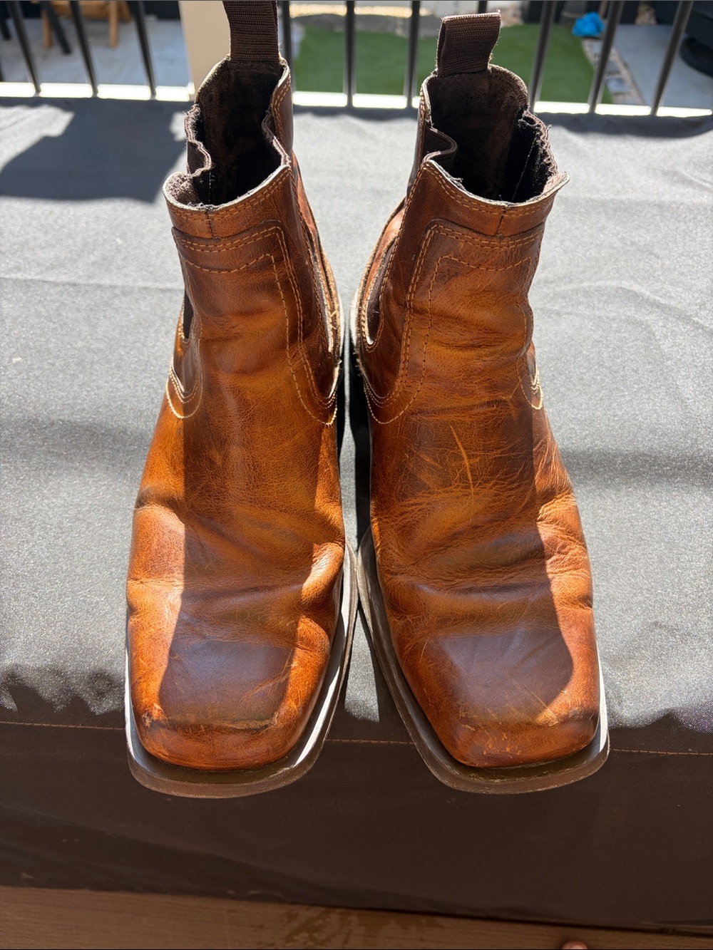 Ariat Men's Distressed Tan Leather Chelsea Western Boots